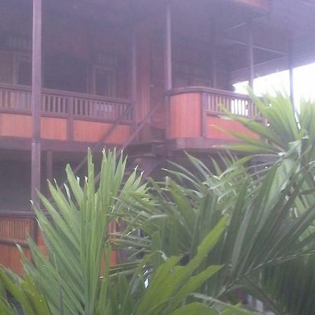 Sunset Guest House & Bar Bunaken Exterior foto