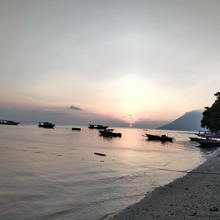 Sunset Guest House & Bar Bunaken Exterior foto