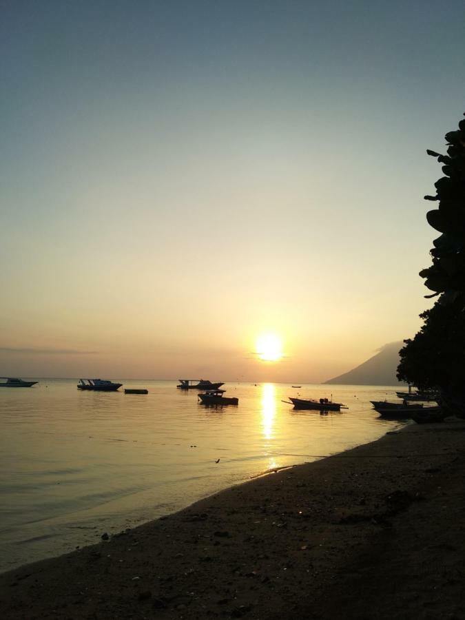 Sunset Guest House & Bar Bunaken Exterior foto