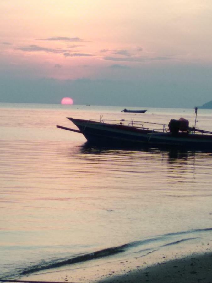 Sunset Guest House & Bar Bunaken Exterior foto